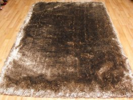 Plush Taupe Shaggy Rug